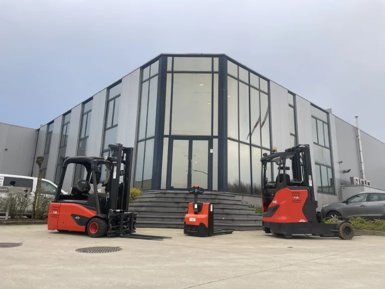 voorkant gebouw Kempens Heftruckbedrijf