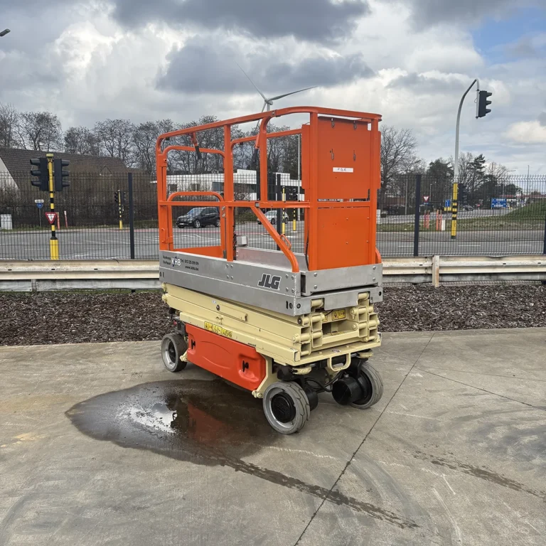 9856 1930ES 2004 JLG 984